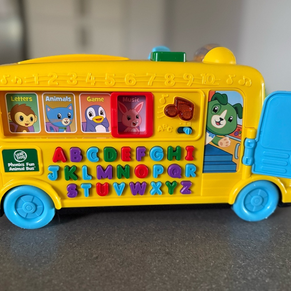 Yellow and Blue Phonics Fun Animal Bus